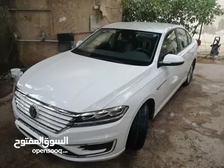  12 لافيدا 2019 فحص كامل طلعتها زيرو من الحرة  مالك اول ماشية  88 الف عداد حقيقي  بحالة الوكالة بطارية م