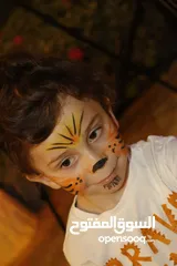  23 Face painting