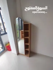  1 مرآة أرضية فاخرة مع رفوف جانبية – قطعة ديكور تخطّف الأنظار حوّلي أي زاوية في بيتك لمساحة أني