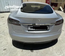  1 تيسلا S85 موديل 2016