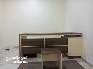  2 مكتب مدير 180سم مع جانبية وادراج وطاولة هديه مع كل مكتب لامينيت للأثاث المكتبي