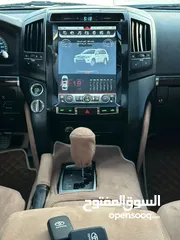  12 تويوتا لاندكروزر جي اكس ار V8