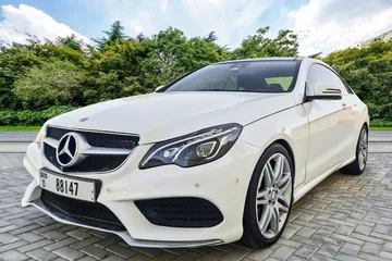 3 2016 Mercedes E320 Coupe / Gcc Specs / Excellent Condition / Panoramic Roof / 360 Cameras.