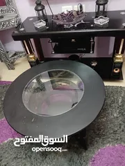  3 طقم كنب بحاله ممتازه مع لوازمها
