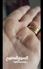  3 حجر كريم . الماس