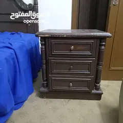 8 غرفه نوم لاتيه 18 بحاله جيده جدا سرير مع خزانة ودرجين وتسريحة مستعملة للبيع