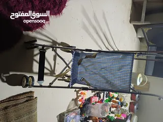  2 تخت اطفال بيبي . سجادة . عربايه