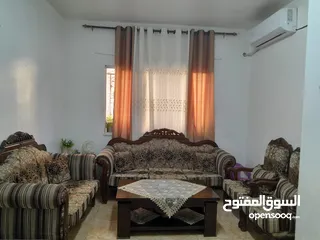  2 كنب زان  مع طاولات عدد 2