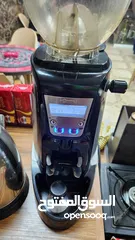  4 ماكينة قهوة اسبرسو و مطحنة نوع CIMBALI