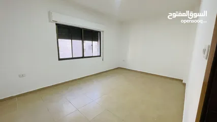  10 للبيع شقة جديدة لم تُسكن من قبل في منطقة الزهور، بموقع حيوي وقريب من جميع الخدمات