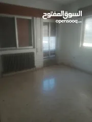  5 مستودع للايجار