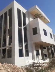  16 فيلا عظم للبيع قريبة على محسوم مزموريا