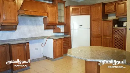  8 شقة مميزة - دير غبار - 3نوم 2ماستر - 220م - قرب الخدمات العامة