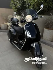  5 Vespa PIAGGIO GTS300 / Super clean / Black
