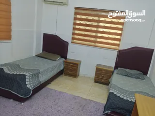  10 شقه مفروشه  طابق ارضي  بالزرقاء جبل طارق   قريبة من الخدمات