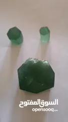  31 حجر من النوادر فخم أخضر كريم خام طبيعي