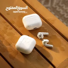  3 سماعات AirPods 4 تأتي بتصميم مميز وراحة مطلقة مع جودة صوت محسّنة وعزل ضوضاء نشط (ANC) لتجربة استماع