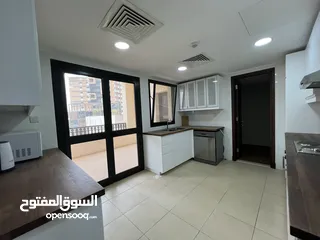  16 للبيع العاجل  شقة مجددة 3 غرف + غرفة خادمة  دخول مباشر للشاطئ