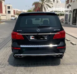  1 Mercedes GL-63 AMG