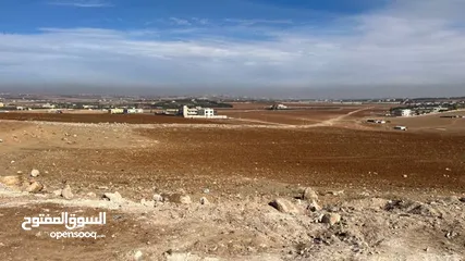  21 مادبا  غرب دورية الشرطة  مدخل مادبا الشرقي 6 دونم ارض  سكنيه مميزة عل شارع معبد