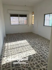  9 منزل كبير  الزرقاء/ الوسط التجاري