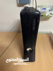  4 مستعمل بحالة جيدة جداً مع CD لأ توجد فيه اي مشاكل سبب البيع شراء منتج جديد مع أيادي X BOX 360 Kinect