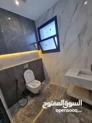  7 شقة طابقية فاخرة للبيع