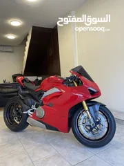  1 Ducati panigale V4 s