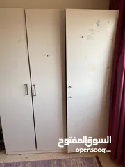  1 للبيع خزانة ملابس من ايكيا مستعملة بداعي السفر