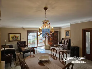  19 شقة مفروشة مميزة للبيع في الشميساني  -  قرب السفارة الليبية طابق ثاني 251م تشطيب سوبر ديلوكس