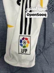  3 “Real Madrid 2009/10 Ronaldo Shirt – White Medium Good Condition”