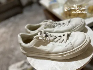  3 مجموعة كاملة من الأحذية الرياضيه ماركات اصلية بحالة وكالة