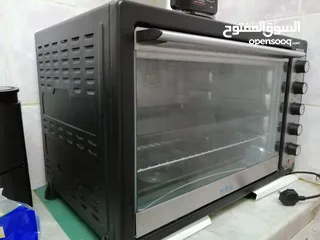  4 Power 100 liters electric  oven, slightly used clean same as new.