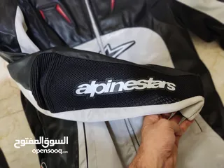  4 جاكيت دراجة نارية مستعمل نظيف جدا شبه جديد للبيع
