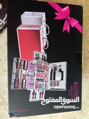  1 حقيبة متنوعة من المكياج جديدة