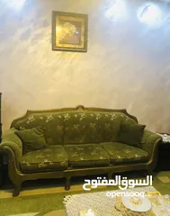  9 طقم كنب زان 7 مقاعد بحالة ممتازة و بوفيه 3 قطع خشب ثقيل للبيع المستعجل بسعر حرق