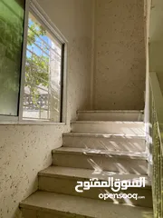  4 شقة طابقية مميزة للايجار / جبل النزهة
