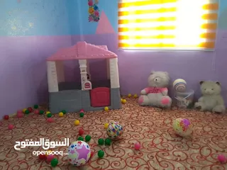  10 مبنى مخازن تجارية وروضة للبيع