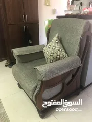  4 طقم كنب 7 مقاعد مع نقش خشبي مميز للبيع