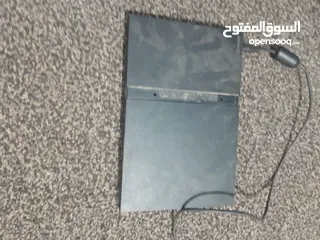  3 بلايستيشن سوني نظيفه شبه جديد في بس نتفه السلك مبين من اليد