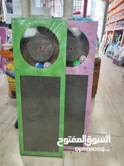  1 خداشة قطط مع سلك حديد و فارة و طابات من الداخل