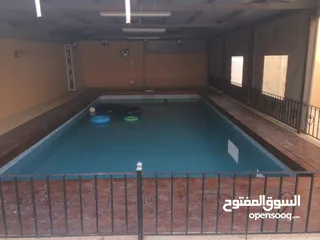  23 فيلا للبيع بالقرب بشارع الباباي