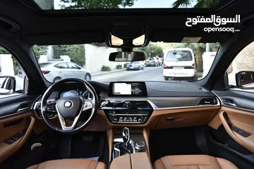  3 بي ام دبليو الفئة الخامسة بلج ان هايبرد 2019 BMW 530e Plug In Hybrid