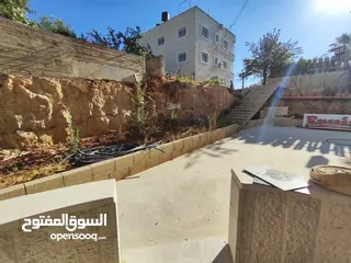  6 شقة جديده مع ساحه غير مفروش للايجار في سردا