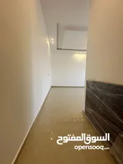  10 شقه فارغه لم تسكن للبيع  ـ  طريق المطار ـ النخيل