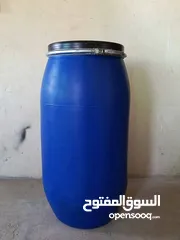  2 براميل بلاستيك عدد 120 برميل قياس 160لتر بغطاء وقفل نظاف وكاله