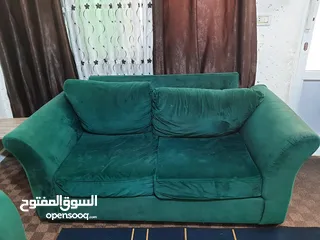  2 طقم كنب شبه جديد نوع ايشلي موديل دب وارد الكويت