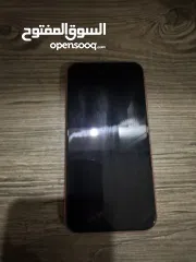  3 ايفون XR 128 جيجا بحالة شبه ممتازة للبيع