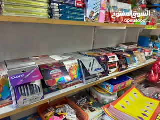  2 بضاعه مكتبه للبيع والمحل للإيجار