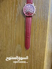  2 ساعة جميلة و فريدة النوع السعر ثلاثة دنانير